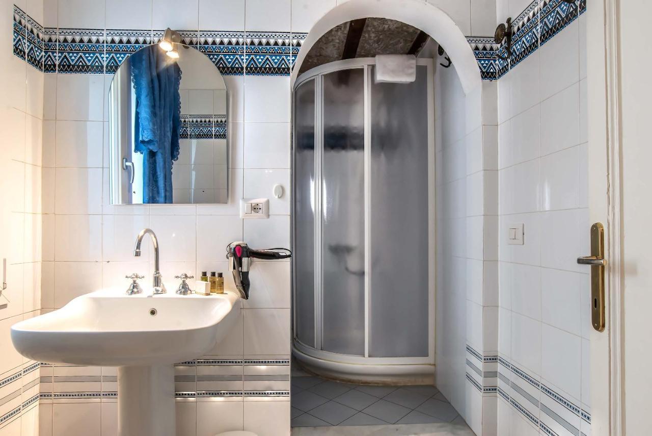 Bed and breakfast Mdr Gia Via Larga 3*